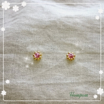 小さなお花の３wayピアス ゴールド２　淡ピンク
